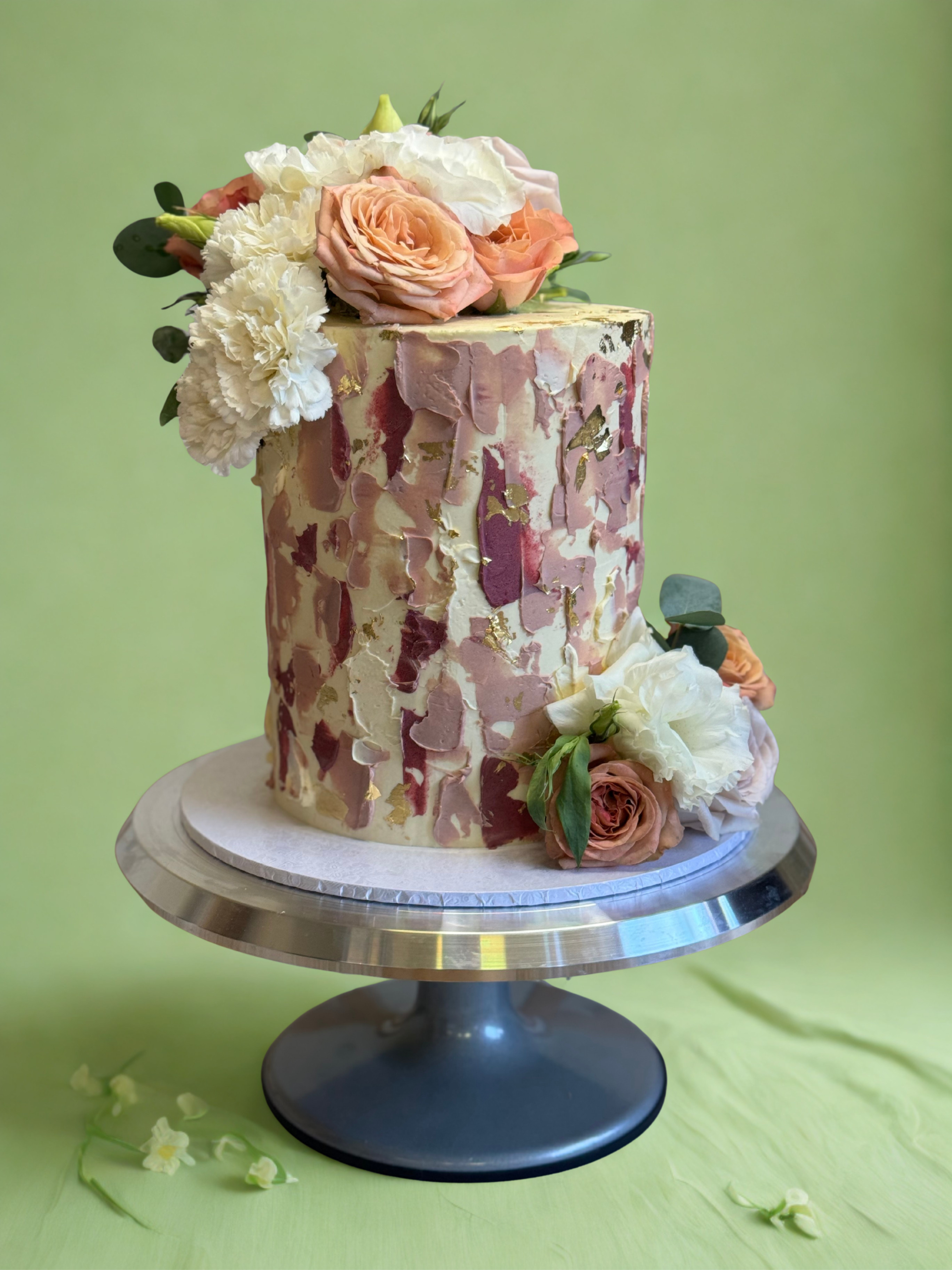Vanilla Cake with Mauve & Burgundy Textured Buttercream and Fresh Floral Decor