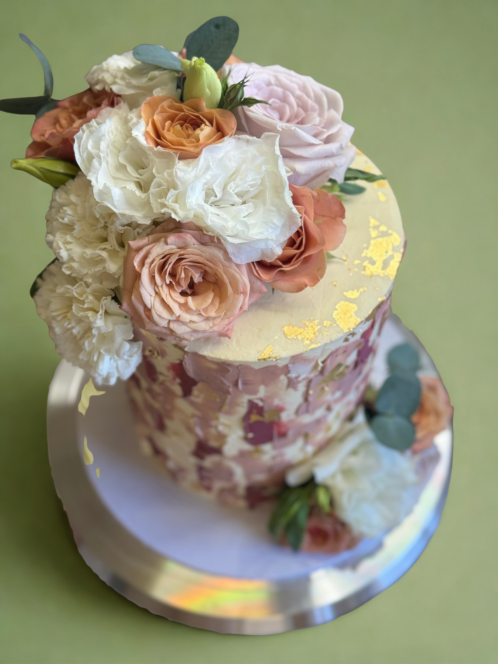 Vanilla Cake with Mauve & Burgundy Textured Buttercream and Fresh Floral Decor